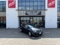 Usata Kia Rio 90 CV (66 kW) 2015 Grigio Berlina
