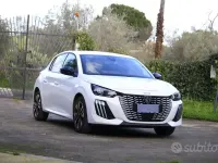 Usata Peugeot 208 Allure 101 CV (74 kW) 2025 Utilitaria