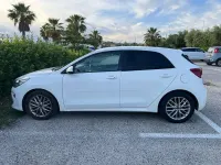 Usata Kia Rio 90 CV (66 kW) 2017 Bianco Berlina