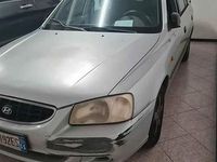 Usata Hyundai Accent 86 CV (63 kW) 2002 Grigio Berlina