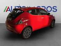Usata Lancia Ypsilon Gold 69 CV (50 kW) 2022 Rosso argilla Utilitaria