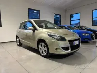 Usata Renault Scenic E-Tech Luxe 110 CV (80 kW) 2010 Grigio Monovolume
