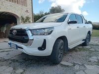 Usata Toyota HiLux 150 CV (110 kW) 2024 Bianco Pick-up