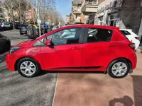 Usata Toyota Yaris Hybrid Active 73 CV (53 kW) 2018 Rosso Berlina