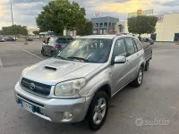 Usata Toyota RAV4 116 CV (85 kW) 2005 Grigio SUV
