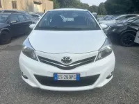 Usata Toyota Yaris Lounge 69 CV (50 kW) 2013 Bianco Utilitaria