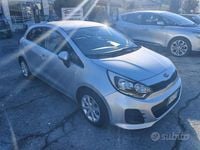 Usata Kia Rio 84 CV (61 kW) 2016 Bianco Berlina