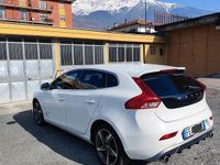 Usata Volvo V40 150 CV (110 kW) 2016 Bianco Berlina