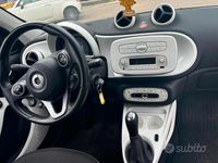 Usata Smart ForFour 64 CV (47 kW) 2016 Bianco Utilitaria