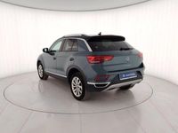 Usata VW T-Roc Style 110 CV (80 kW) 2023 Grigio metallizzato SUV