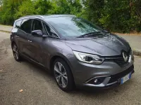 Usata Renault Grand Scénic IV Intens 110 CV (80 kW) 2017 Blu/azzurro Monovolume