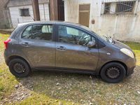 Usata Toyota Yaris 87 CV (63 kW) 2007 Grigio Utilitaria