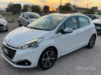 Usata Peugeot 208 Allure 75 CV (55 kW) 2017 Bianco Utilitaria