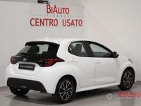 Usata Toyota Yaris Hybrid Trend 115 CV (84 kW) 2022 Bianco Berlina