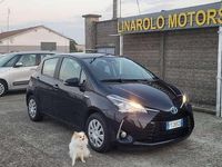 Usata Toyota Yaris Hybrid Cool 73 CV (53 kW) 2019 Blu Berlina