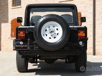 Usata Jeep CJ 73 CV (53 kW) 1984 Nero SUV