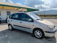 Usata Renault Scénic 102 CV (75 kW) 2002 Grigio Monovolume