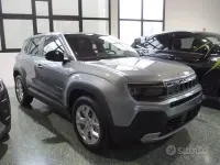 Käytetty Jeep Avenger Altitude 101 HP (74 kW) 2024 Harmaa Katumaasturi