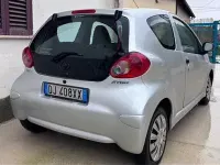Usata Toyota Aygo 68 CV (50 kW) 2007 Grigio Utilitaria