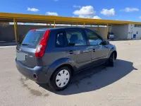 Usata Ford Fiesta 68 CV (50 kW) 2006 Grigio Utilitaria