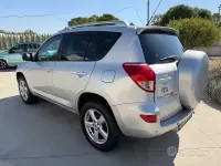 Usata Toyota RAV4 Luxury 136 CV (100 kW) 2006 Grigio SUV