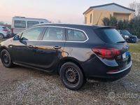 Usata Opel Astra Cosmo 110 CV (80 kW) 2014 Nero Station wagon
