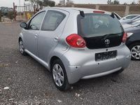Usata Toyota Aygo Sol 67 CV (49 kW) 2006 Grigio Utilitaria