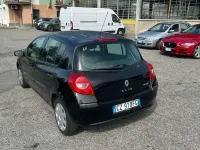 Usata Renault Clio III Dynamique 75 CV (55 kW) 2005 Nero Berlina