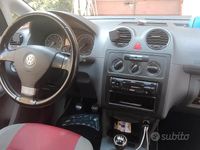 Usata VW Caddy 109 CV (80 kW) 2010 Blu Monovolume