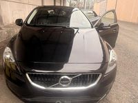 Usata Volvo V40 120 CV (88 kW) 2016 Nero Berlina