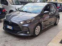 Usata Toyota Yaris Hybrid Business Edition 92 CV (67 kW) 2021 Grigio Berlina