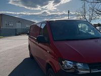 Usado VW T6 150 CV (110 kW) 2016 Rojo Van