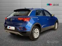 Usata VW T-Roc Life 150 CV (110 kW) 2024 Blu SUV