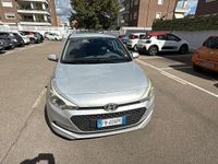 Usata Hyundai i20 Style 75 CV (55 kW) 2015 Argento Utilitaria