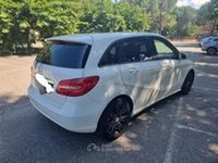 Usata Mercedes B180 109 CV (80 kW) 2013 Bianco Monovolume