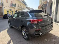 Usata VW T-Roc R-line 150 CV (110 kW) 2021 Grigio SUV