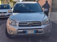 Usata Toyota RAV4 177 CV (130 kW) 2005 Grigio Station wagon