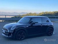 Usata Mini ONE 102 CV (75 kW) 2018 Nero Utilitaria
