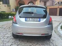Usata Lancia Ypsilon Gold 69 CV (50 kW) 2019 Grigio Utilitaria