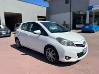 Usata Toyota Yaris Style 69 CV (50 kW) 2013 Bianco Utilitaria