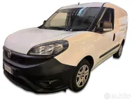 Usata Fiat Doblò Lounge 105 CV (77 kW) 2022 Bianco Monovolume