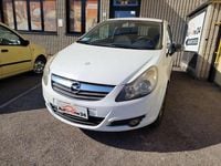 Usata Opel Corsa Edition 95 CV (69 kW) 2010 Bianco gelato metallizzato Utilitaria
