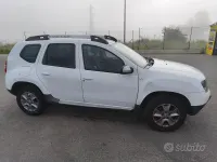 Usata Dacia Duster Lauréate 109 CV (80 kW) 2014 Bianco SUV