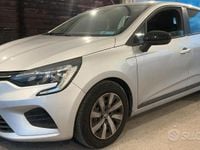 Usata Renault Clio V 100 CV (73 kW) 2023 Grigio Berlina