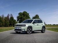 Nuova Fiat Grande Panda Icon 101 CV (74 kW) 2025 Bronzo metallizzato Utilitaria