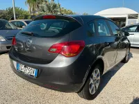 Usata Opel Astra Cosmo 110 CV (80 kW) 2012 Grigio Berlina
