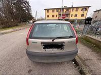Usado Fiat Punto 54 CV (39 kW) 1999 Gris Berlina