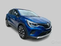 Usata Renault Captur Equilibre 101 CV (74 kW) 2024 Blu SUV