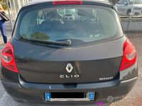 Usata Renault Clio II Dynamique 68 CV (50 kW) 2005 Nero Utilitaria