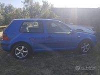 Usata VW Golf IV 90 CV (66 kW) 1999 Blu Utilitaria